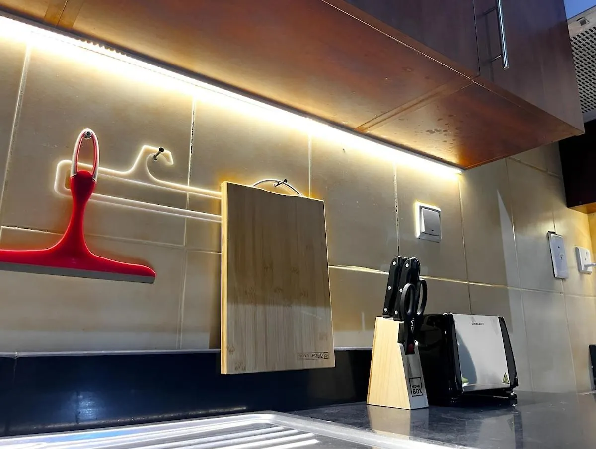 Perfect Location! Near Jbr & Metro Apartment Dubai United Arab Emirates
