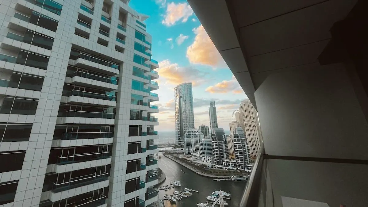Perfect Location! Near Jbr & Metro Apartment Dubai