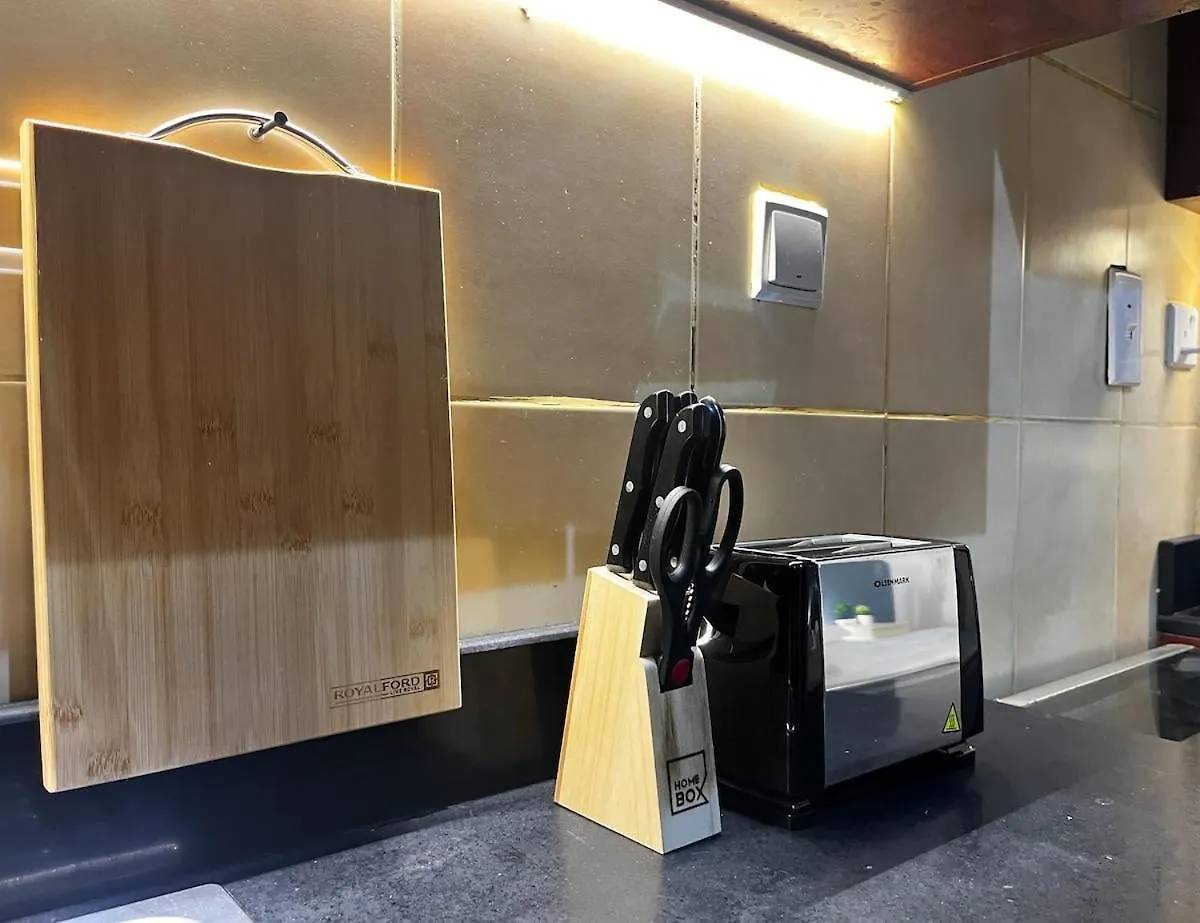 Perfect Location! Near Jbr & Metro Apartment Dubai